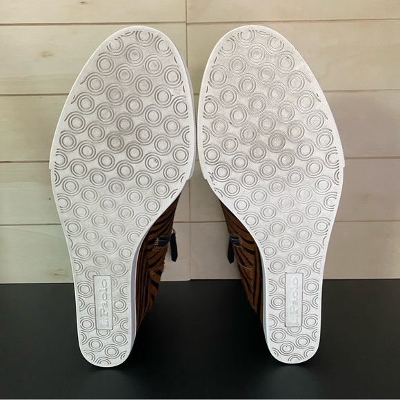 Paolo Women’s Tan & Black Zebra Stripe Wedge Sneaker - Picture 9 of 12